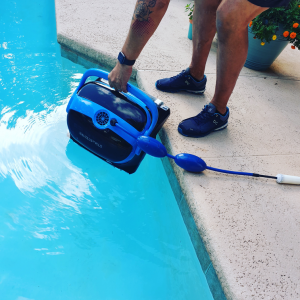 Dolphin Pool Cleaner - Review of the Nautilus CC Plus