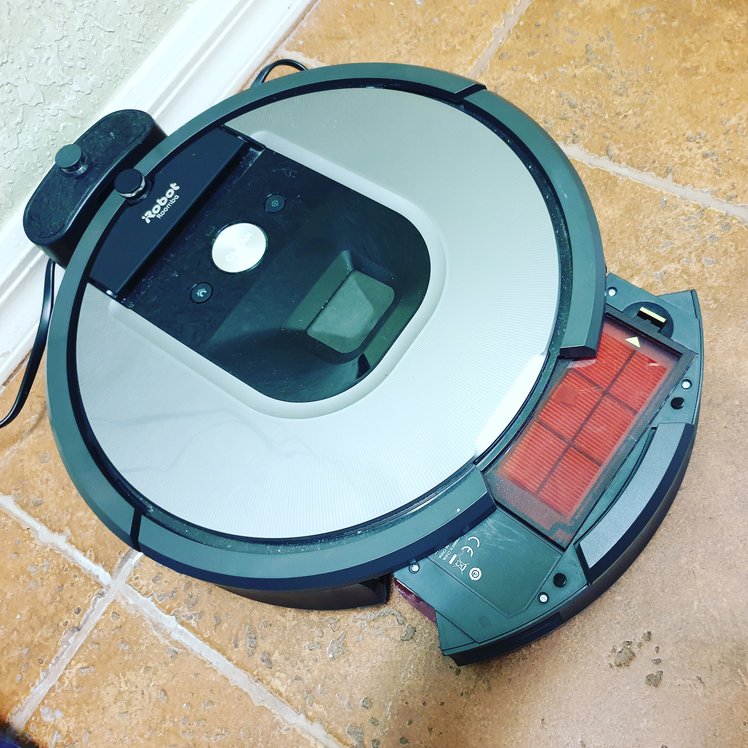 iRobot 960 Review - Bin